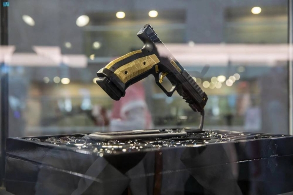 The Public Security has confirmed that moving around while carrying licensed weapon outside Saudi Arabia is prohibited.