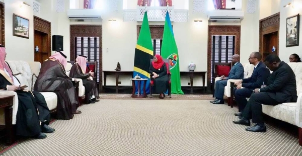 Royal Court's Advisor, Ahmed Bin Abdulaziz Kattan presented a verbal message of Custodian of the Two Holy Mosques King Salman to the President of Tanzania Samia Suluhu Hassan during his visit to Dar es Salaam, the capital of Tanzania.
