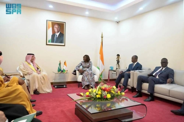 Royal Court Advisor Ahmed Qattan with Côte d'Ivoire Foreign Minister Kandia Kamissoko Camara in Abidjan.