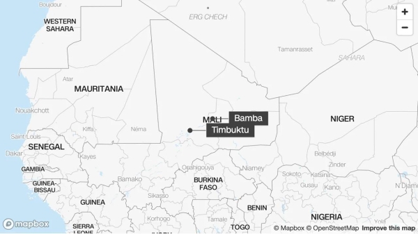 The attacks targeted a passenger boat on the Niger River near Timbuktu and an army base in Bamba.
