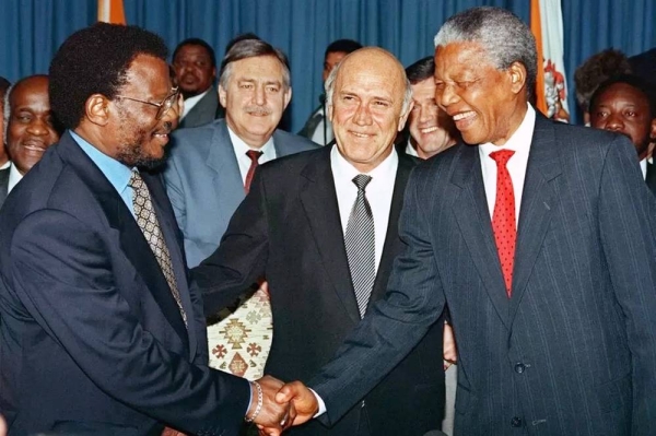 Mangosuthu Buthelezi with South African President FW De Klerk and ANC leader Nelson Mandela in Pretoria in 1994. — courtesy Getty Images Getty Images
