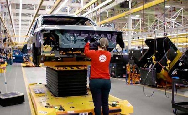 Work has been stopped at three plants owned by General Motors (GM), Ford and Stellantis.