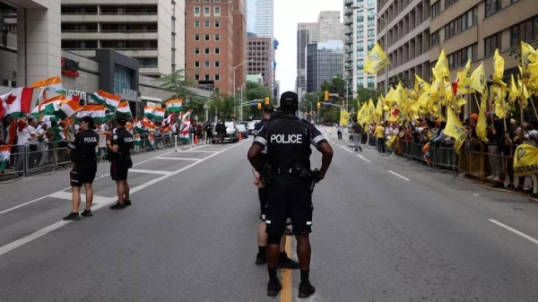 The pro-Khalistan demonstration in Toronto was met with a counter-protest in support of India. The two sides shouted at each other through barricades