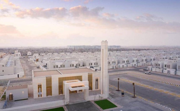 Minister of Municipal and Rural Affairs and Housing Majed Al-Hogail said that the law raises the level of transparency and disclosure in the activity of selling and leasing off-plan real estate projects, and protecting the rights of all parties involved in the contractual relationship.