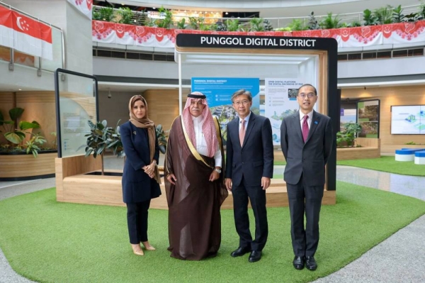 Minister of Commerce Dr. Majid Al-Qasabi headed Saudi Arabia's delegation, which included 36 officials from the public and private sectors, on a working visit to Singapore to discuss enhancing trade and economic partnership between the two countries.