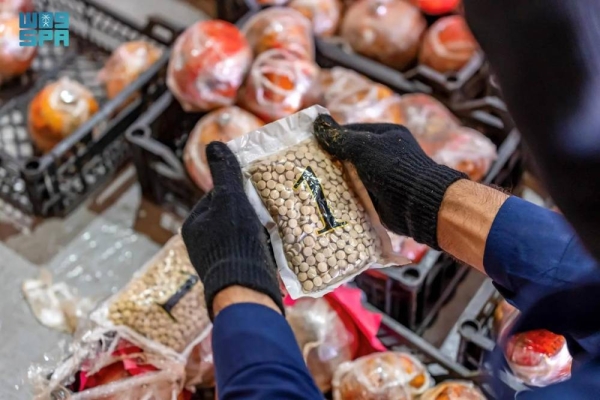 Saudi customs foils  attempt to smuggle 932,000 Captagon pills hidden in pomegranate shipment 