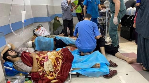 Doctors in Gaza have told the BBC that dead bodies are piling up and beginning to rot inside and around Al-Shifa hospital.