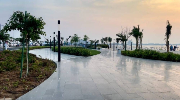 The South Obhur Waterfront Development Project, spreading over an area of 205000 square meters, includes a sea promenade, a bicycle path, and open green areas, in addition to car parking, children’s fun areas
