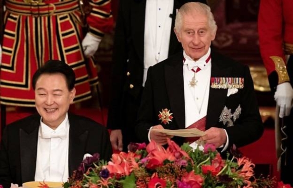 King Charles speaks at the state banquet at Buckingham Palace