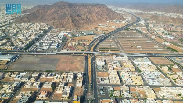 Madinah Municipality announced the opening of the bridge at the intersection of Prince Nayef Bin Abdulaziz Road and Al Salam Road.