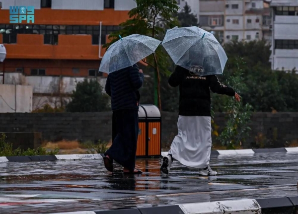 The Civil Defense called on everyone to take caution due to the continued chances of thunderstorms in most regions of Saudi Arabia, starting from Saturday until next Monday.