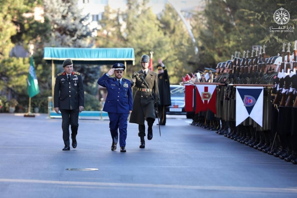 Saudi Chief of the General Staff Gen. Fayyad Al-Ruwaili inspects a guard of honor during his Turkish visit in Ankara on Tuesday.