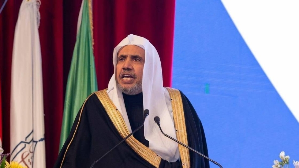 Sheikh Mohammed Al-Issa, secretary general of the Muslim World League (MWL) delivering a lecture at Cairo University.
