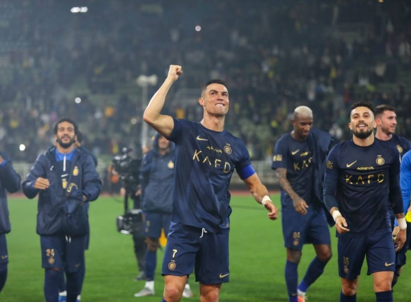 Al Nassr football team continued its winning streak with a 4-1 win over Al Taawoun Saturday and demonstrated to its traditional rival, Al Hilal — the current leader of the league standings, that it is a strong contender for the league title.