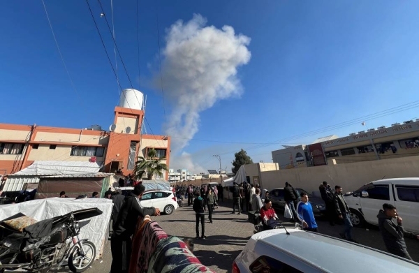 Smoke rises during Israeli strikes, amid the ongoing conflict between Israel and the Palestinian Islamist group Hamas, in Khan Younis in the southern Gaza Strip January 4, 2024. REUTERS/Ahmed Zakot
