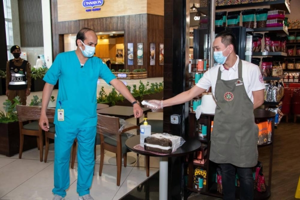 The Ministry of Health directed that it is prohibited to wear official work clothes in public places during breaks and outside working hours, and that clothing must be modest and non-transparent, and it must be worn throughout the work hours.