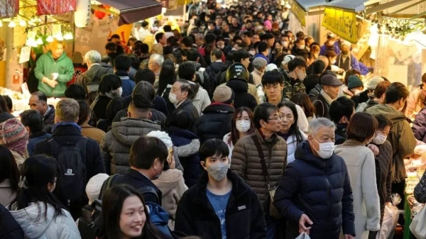 Shoppers in Tokyo, Japan