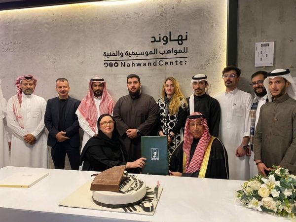 Officials of the Nahawand Academy of Arts and the Gnesins Russian Academy of Music during the launching ceremony of Nahawand Center in Taif on Sunday.
