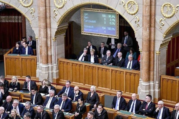 Hungarian MPs have overwhelmingly ratified Sweden's bid to join NATO.