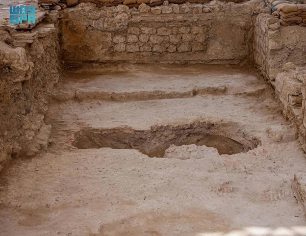 The archaeological studies revealed successive restoration operations on the Othman bin Affan Mosque during its long history, as all previous construction stages of the mosque belonged to the traditional architecture style known in Jeddah at that time, which was represented by an open courtyard and a covered prayer hall.
