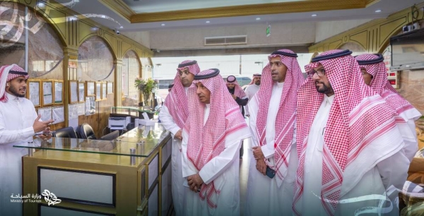 The Ministry of Tourism officials have detected a total of 403 violations during 682 inspection tours carried out in the two holy cities during the days prior to the advent of the holy month. (File picture) 