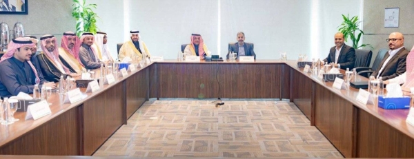 Deputy Minister of Industry and Mineral Resources Eng. Khalil bin Salamah meeting senior Saudi Aramco officials in Dhahran on Monday.