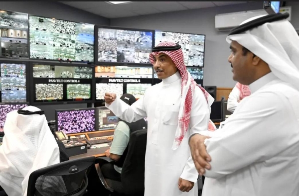 Minister of Media Salman Al-Dosary visits the radio and television headquarters in the Grand Mosque, Makkah, on Tuesday.