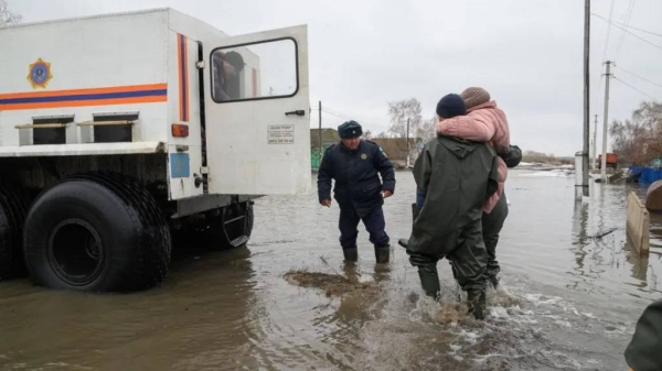 Some 100,000 people have been evacuated in northern Kazakhstan