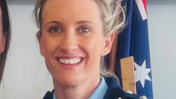Inspector Amy Scott has been called a hero for confronting the attacker alone