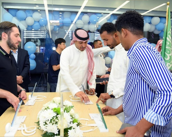 HONOR opens two HONOR exclusive service centers in Saudi Arabia to bring better customer experience