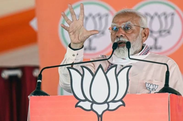 Narendra Modi addressing a campaign rally in Agra in April