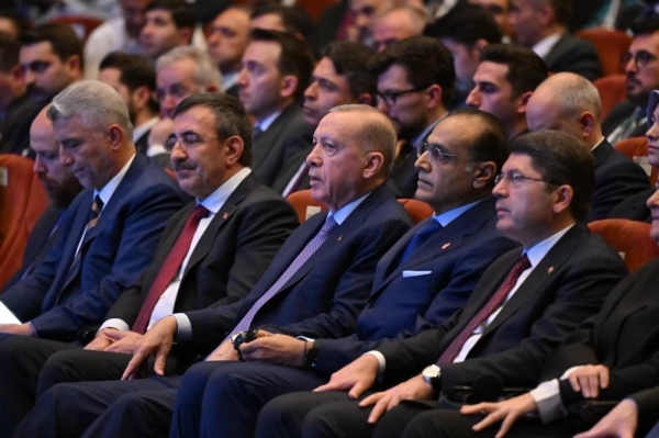 Turkish President Recep Tayyip Erdogan and Sheikh Abdullah Saleh Kamel at the opening ceremony of the summit.