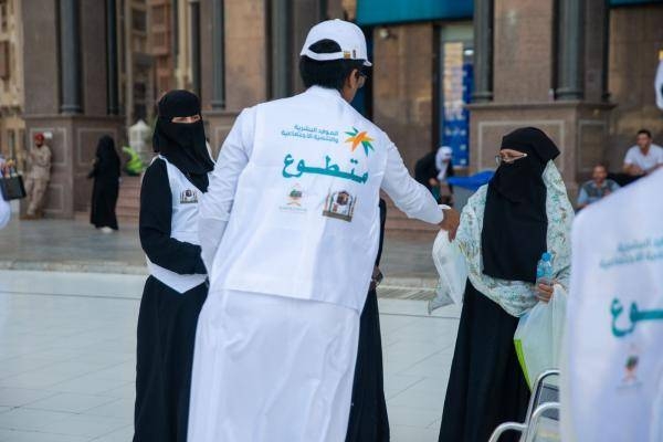 The Ministry of Human Resources and Social Development has issued a total of 42,853 seasonal work visas for a number of professions in various fields.
