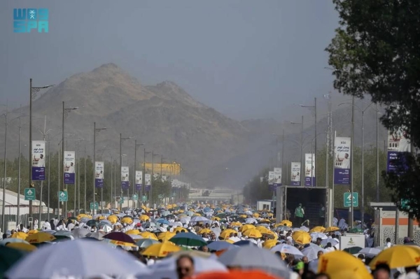 وزارة الصحة تحذر الحجاج من التعرض لأشعة الشمس في عرفات