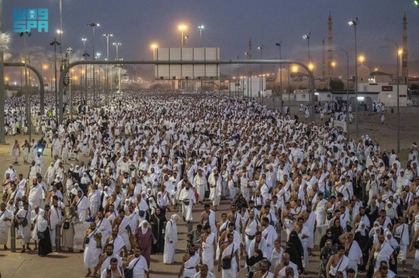 After sunset of Saturday, pilgrims started heading for Muzdalifah, in an orderly, calm and dignified manner reciting talbiyah a great deal.
 