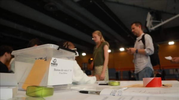 Midday turnout at 25.9% in France's early parliament election
