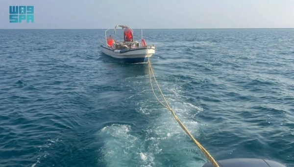The search and rescue teams of the Border Guards in the Yanbu sector of the Madinah Region have rescued two Bangladeshi nationals following the sinking of their boat.
