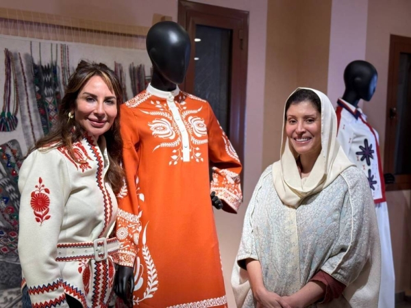 Princess Noura Al-Faisal, CEO of the Art of Heritage Group, emphasized that the group continues its efforts to highlight the Saudi identity through designs that combine heritage and modern elegance, through the first collection that represents a collaboration with Serra Kirdar.
