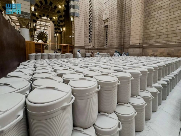 300 tons of Zamzam water supplied to worshippers in the Prophet's Mosque daily during Ramadan