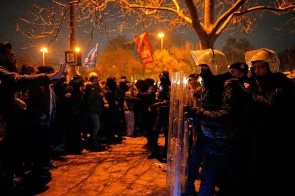 Police officers clash with protesters during a protest against the arrest of Istanbul Mayor Ekrem İmamoğlu in Istanbul, 20 March, 2025