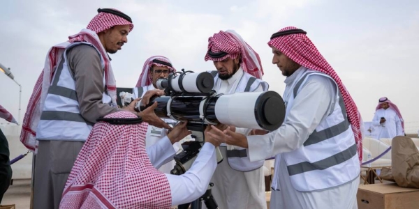 Saudi observers say Shawwal crescent may be visible on Saturday