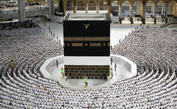 Permits for entry will be granted only to individuals whose residency is officially registered in Makkah or those holding a valid Hajj permit, or individuals authorized to work within the holy sites.