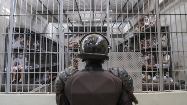 US Supreme Court halts deportation of detained Venezuelans under 1798 wartime law
