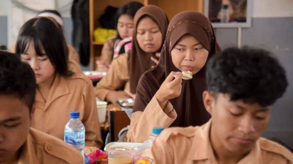 Indonesia's new school feeding programme is shaping up to be the most expensive of its kind