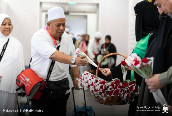 Saudi Arabia receives first Hajj 2025 pilgrims from multiple countries