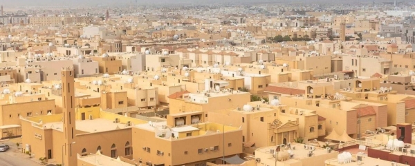 The Jeddah Mayoralty has begun on Sunday disconnecting electricity and water services from a number of dilapidated buildings in Faisaliah, Al-Rabwah, and Al-Farouq neighborhoods.
