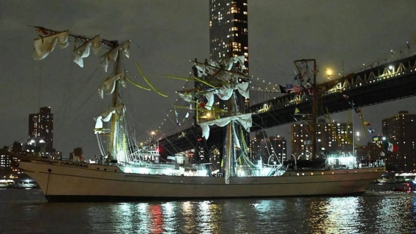 Two dead, 19 injured as Mexican Navy ship crashes into Brooklyn Bridge