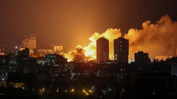 Thunderous explosions rang out in the Ukrainian capital as missiles hit