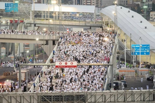 The meticulously designed foolproof organizational and service plans for Hajj 2025 have transformed the pilgrims’ journey from Muzdalifah to Mina into a smooth crowd movement featuring easy access to the Jamarat facility for the stoning ritual in a safe and tranquil atmosphere.