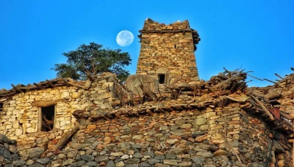 The Heritage Commission stated that field teams continued carrying out survey and documentation programs, resulting in the inclusion of more than 1,100 new heritage sites in the National Register of Architectural Heritage in 2024.

